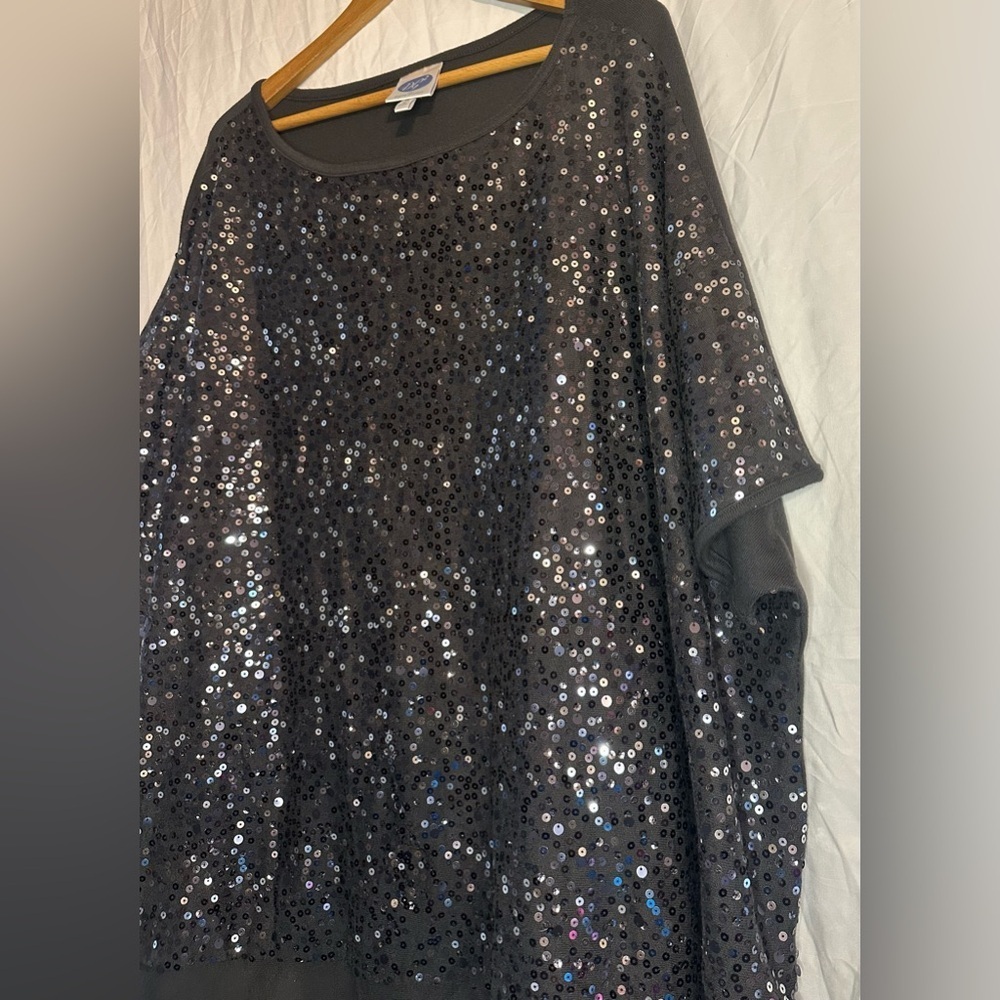 Dg2 by Diane Gilman Women’s Short Sleeve Sequin Top Gray size 1X - Picture 2 of 9